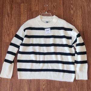 American Eagle Outfitters Black and White Striped Crewneck Sweater